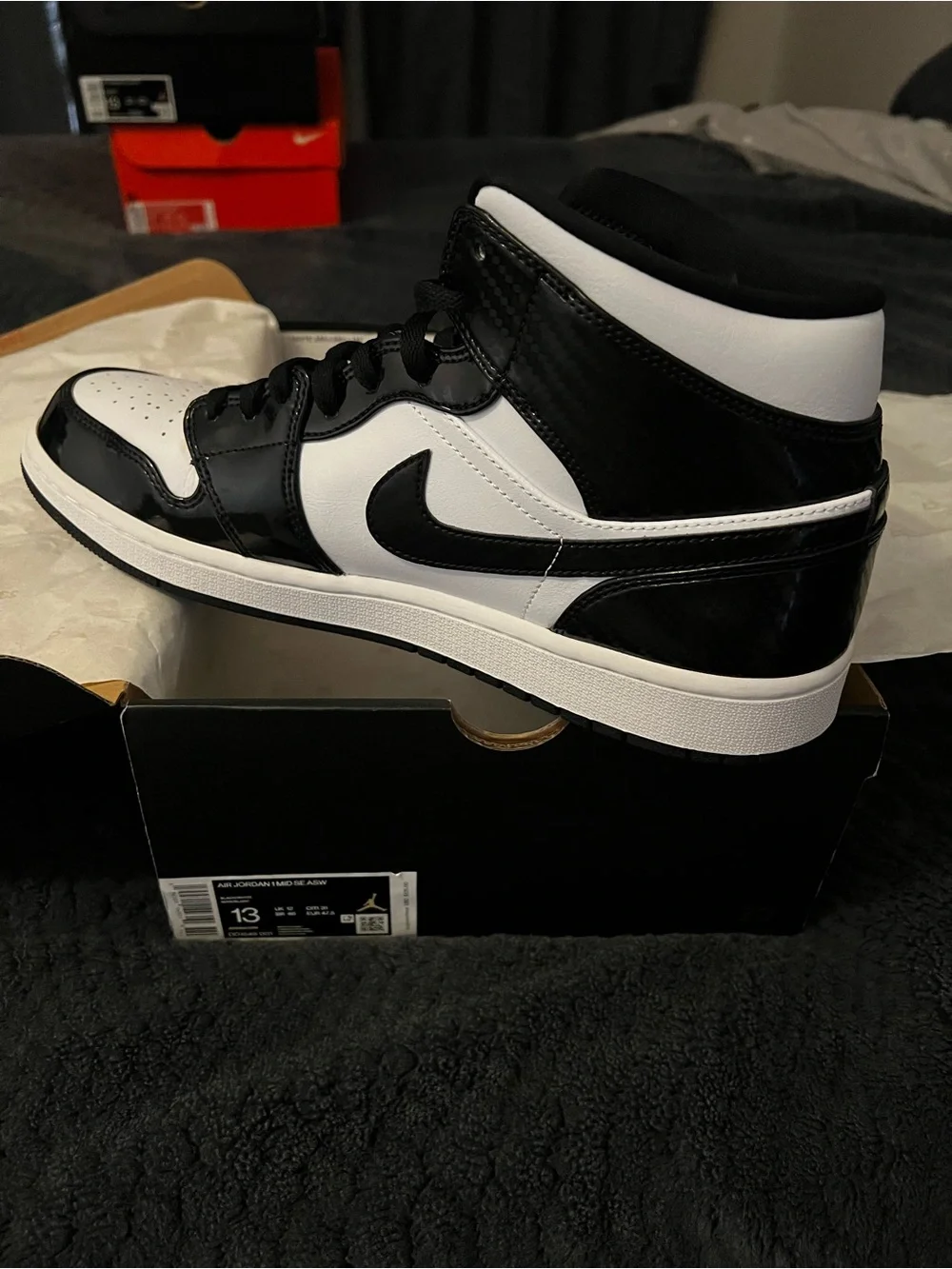 Men’s Retro Jordan 1 Black and White Mid-Top Sneakers